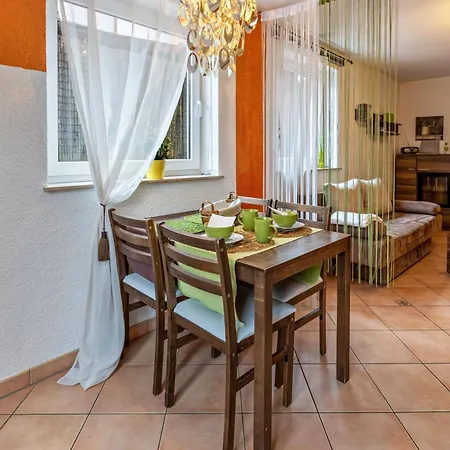 Appartamento Im Holzhaus *